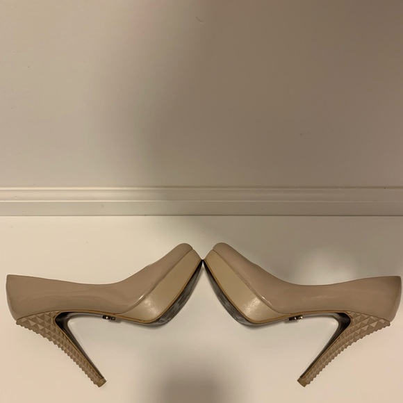 RACHEL Rachel Roy Kimi Platform Pumps - Picture 5 of 7